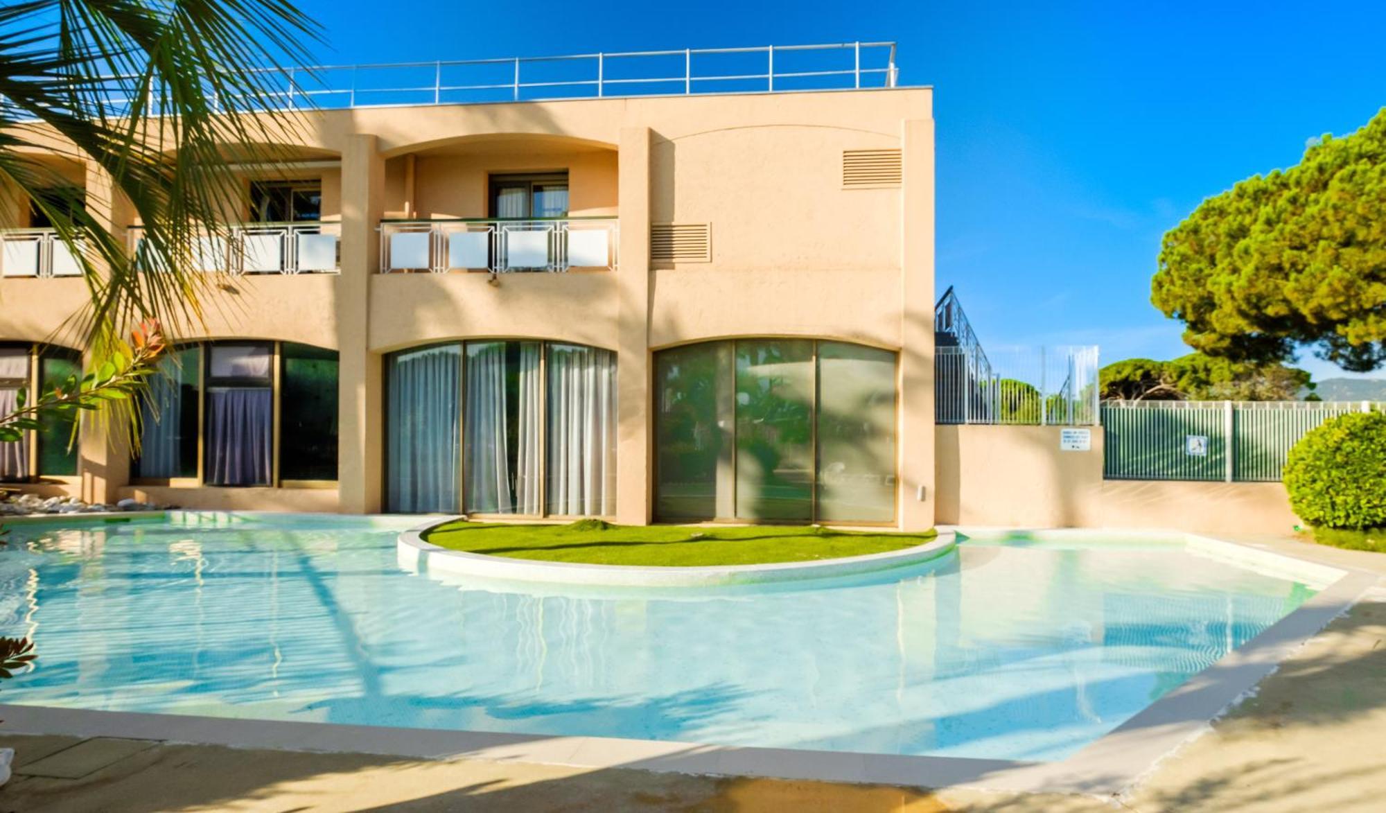 Residence Pierre & Vacances Les Rives De Cannes Mandelieu Exterior photo