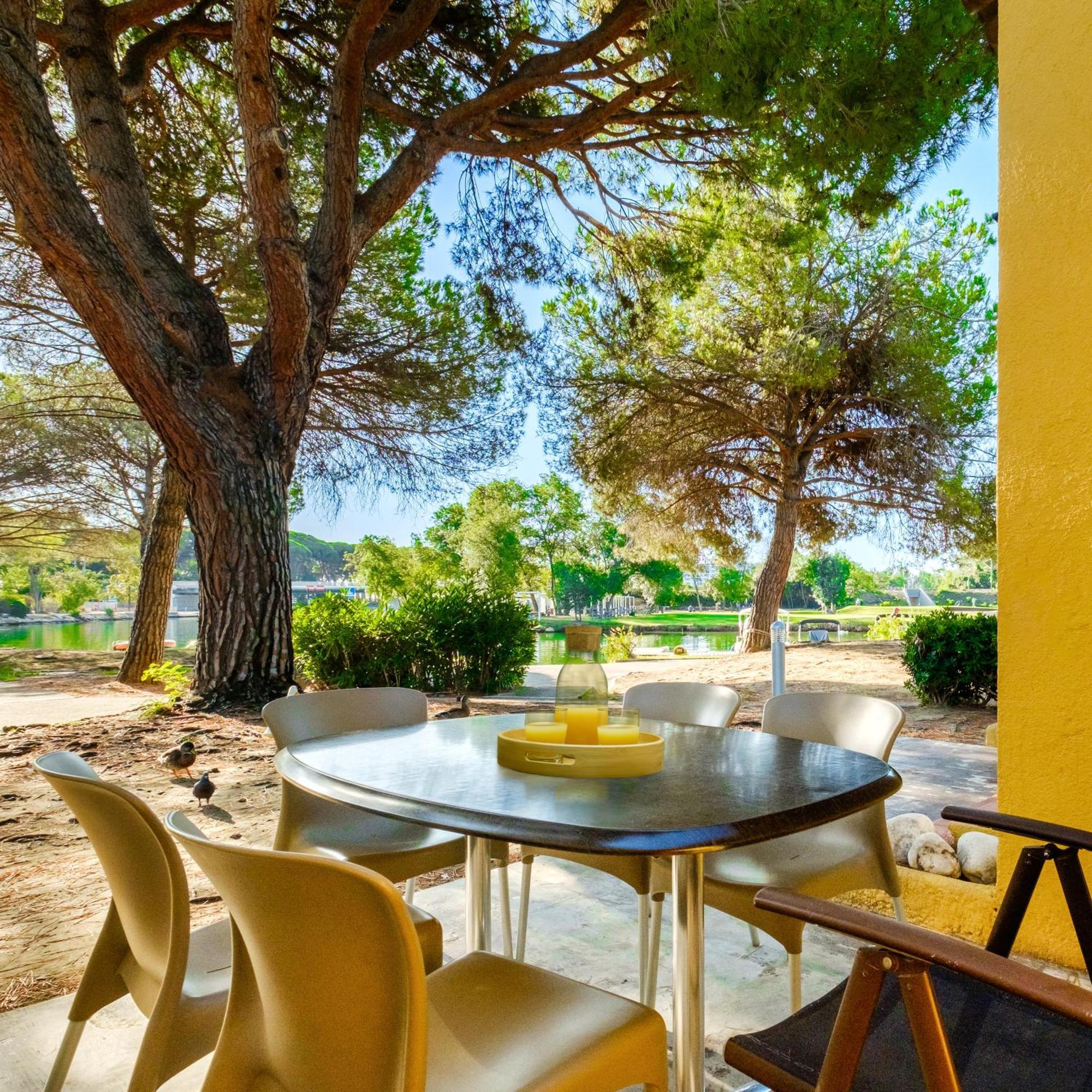 Residence Pierre & Vacances Les Rives De Cannes Mandelieu Exterior photo